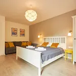Prázdninový dům Seayou Yellow House *