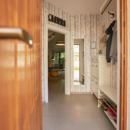 Vakantiehuis Seayou Yellow House *