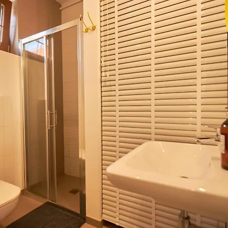 펜션 Seayou Yellow House 로고보