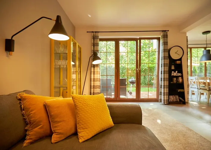 Seayou Yellow House *